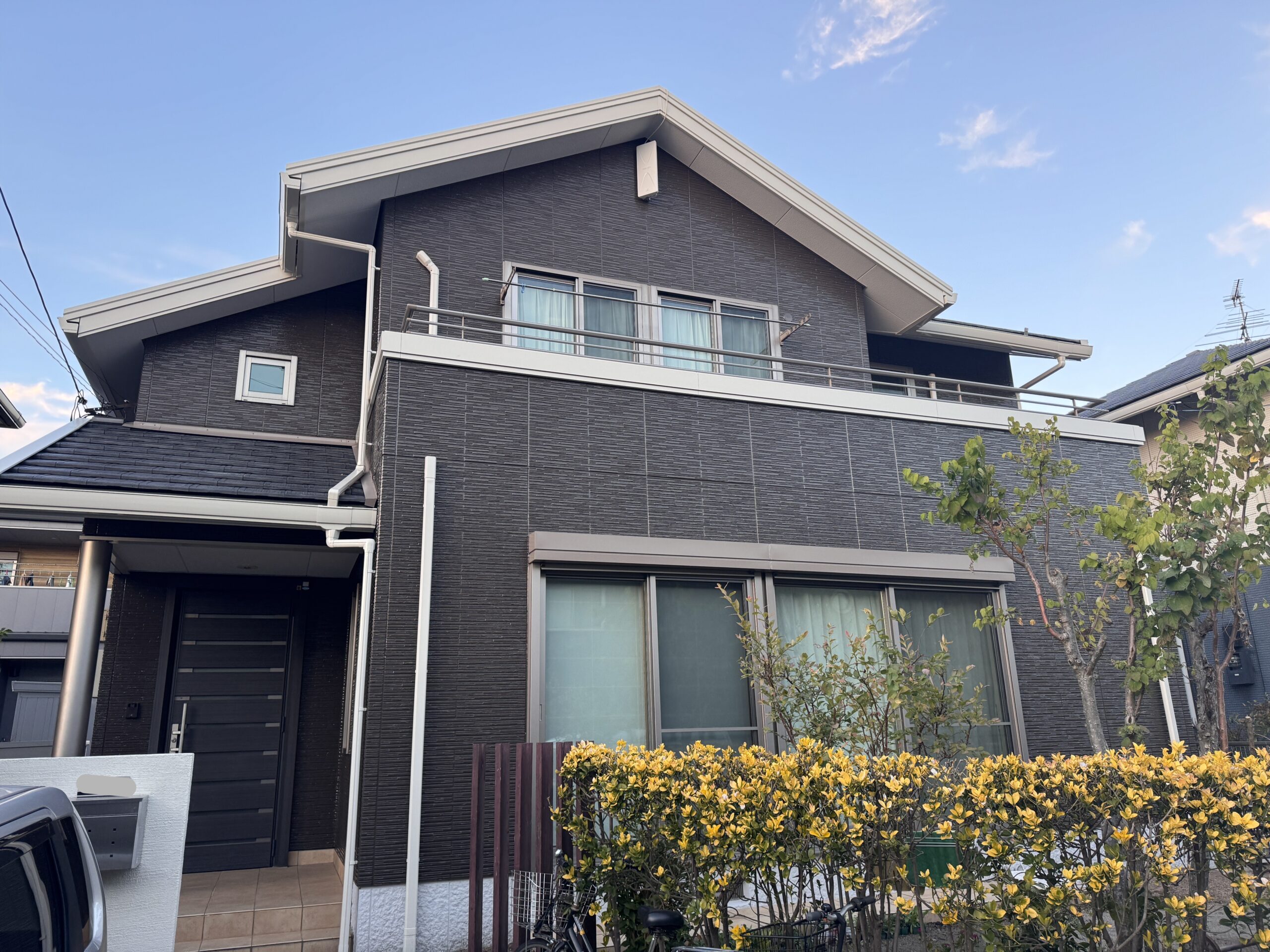 【合志市K様邸】耐水性に優れた塗料を使用した施工事例｜強力な防水膜で雨漏りを防ぐ