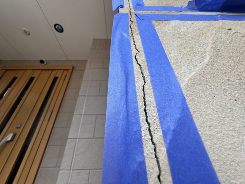 ひび割れもありましたので、補修工事をおこないます。