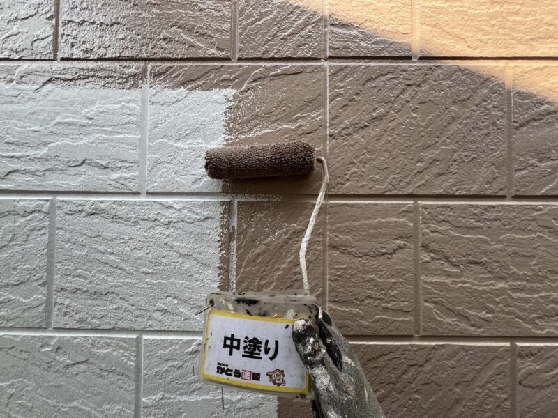 中塗りの様子です。