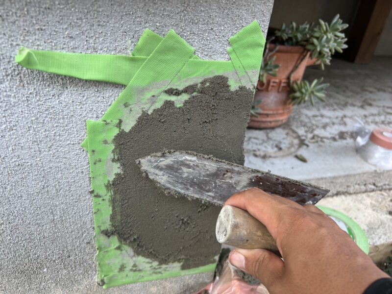 均一に馴染ませながら、埋めていきます。