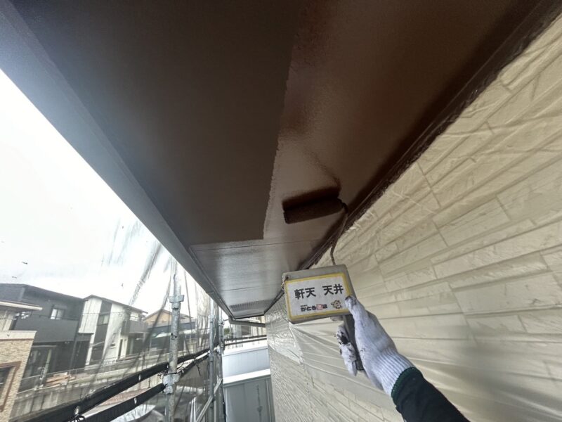 既存の雰囲気はそのままに似たカラーで塗装しています。