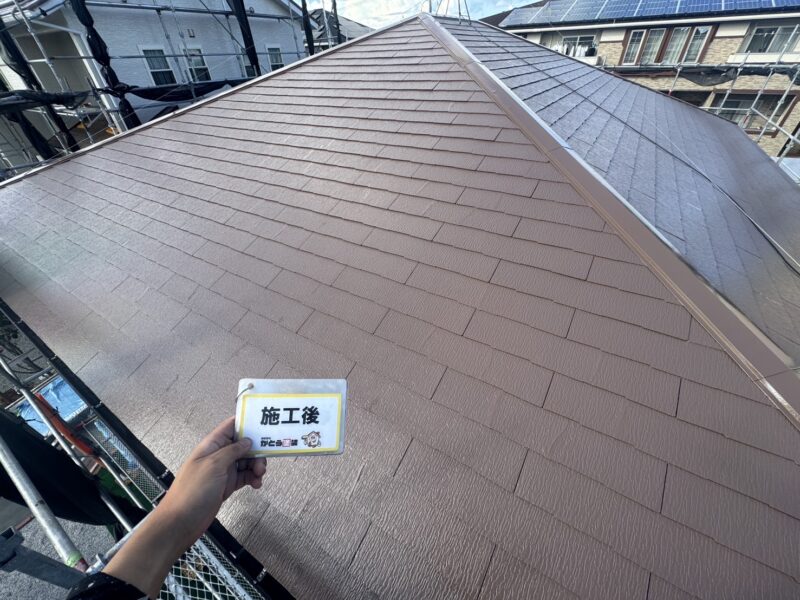 屋根の温度上昇を抑制してくれる遮熱性に特化した塗料で塗り替えています。<br />
夏の暑さ対策にピッタリで冷暖房費の削減や快適な住空間を実現してくれます。