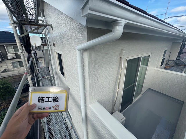 汚れはもちろん、防カビ・防藻性も兼ね備えた塗料で綺麗に塗り替えました。