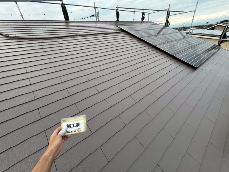 太陽光を効率よく反射し、屋根の温度上昇を抑制する遮熱性能に特化した塗料を使用しています。<br />
室内も涼しくなり、快適にお過ごしいただけるかと思います。