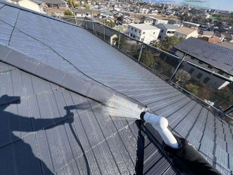 塗装が完了したら、再度雨漏りしていないか確認をするため散水をおこないます。