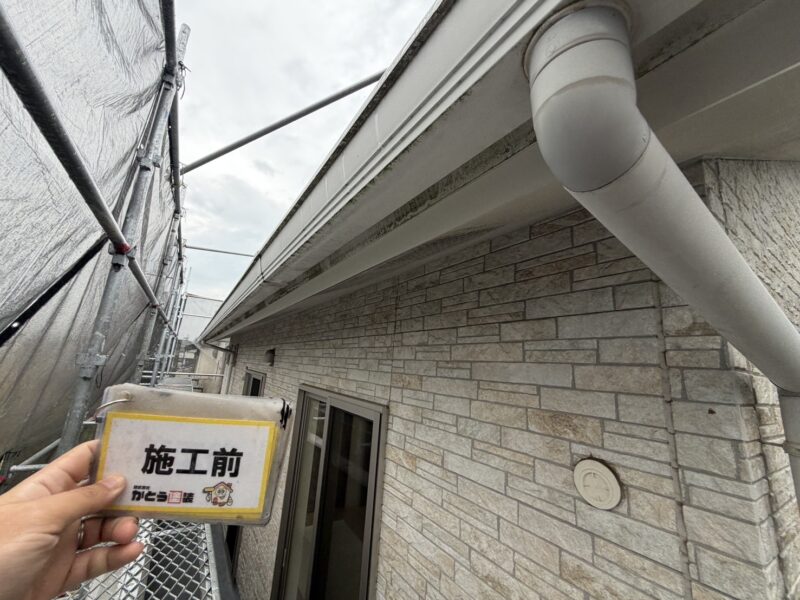 外壁と屋根はもちろん、付帯部も耐候性の高い塗料で塗り替え、綺麗にしてきます。