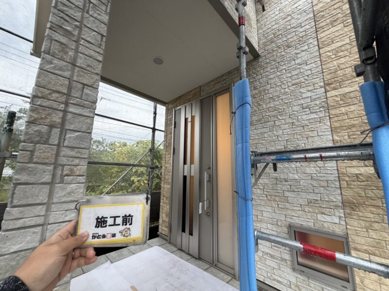 サイディングにひび割れがなく、傷みも少ないため今回はクリアー塗装をご提案いたしました。