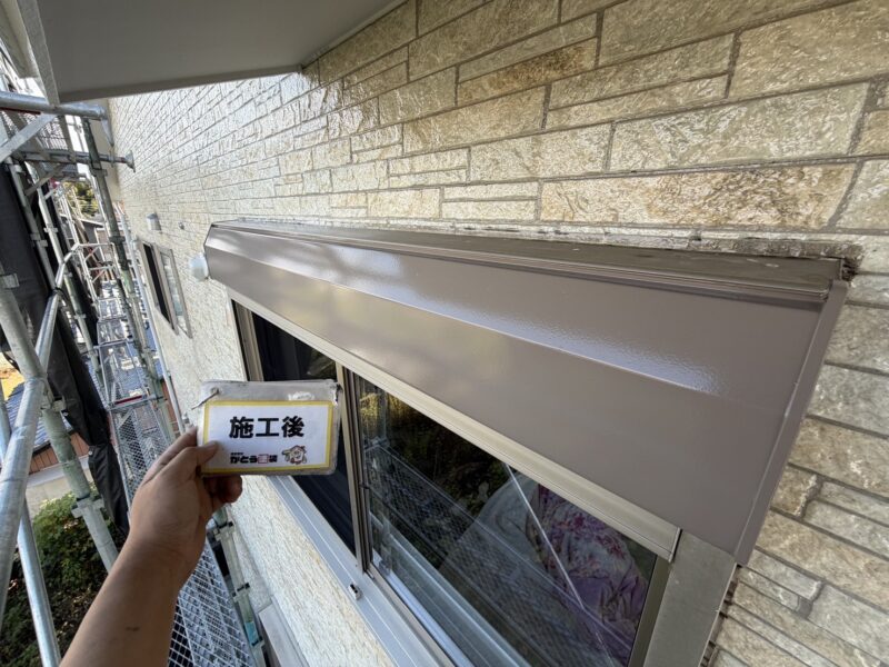 外壁の優しい雰囲気に合わせ、馴染みやすい穏やかなブラウン系で仕上げました。