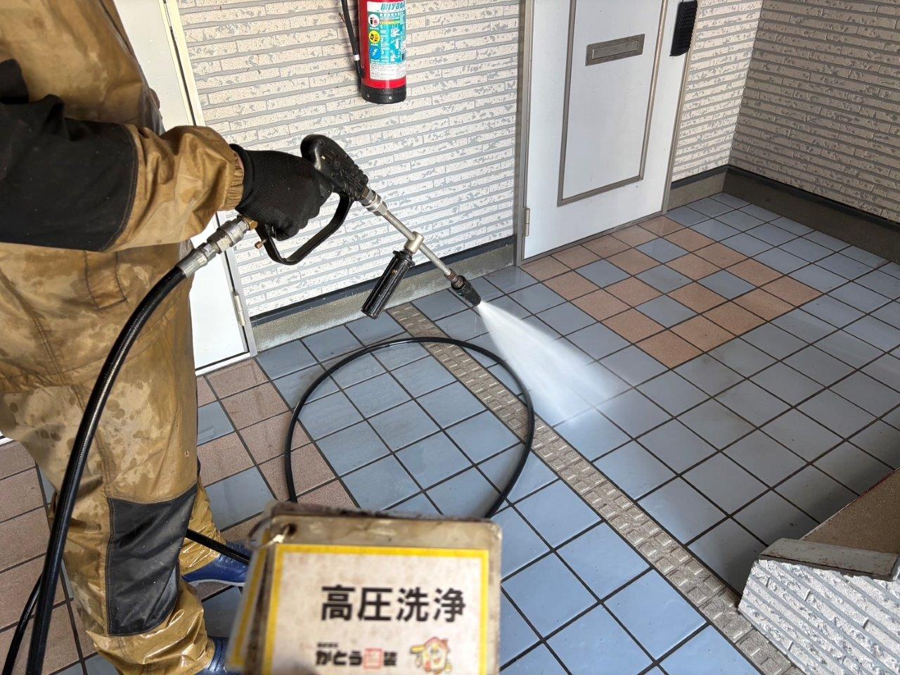 天草アパート塗装工事　高圧洗浄をおこないました