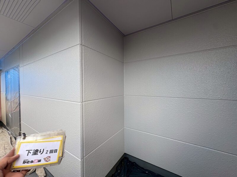 下塗り2回目完了しました。