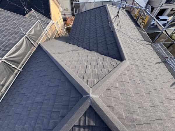 【菊陽町O様邸】屋根カバー工法の施工事例｜30年の材料品質保証と10年の美観保証付き