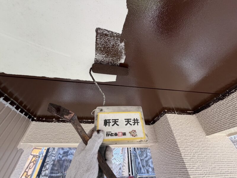 防カビ・防藻効果を持った塗料で塗り替えています。