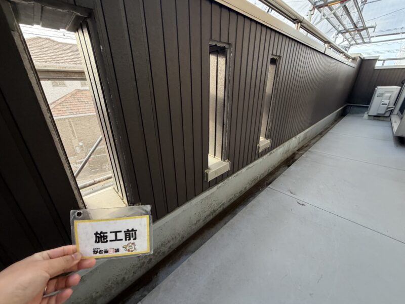 バルコニーは防水層が劣化し雨漏りしやすい箇所ですので、今回防水工事をおこないます。