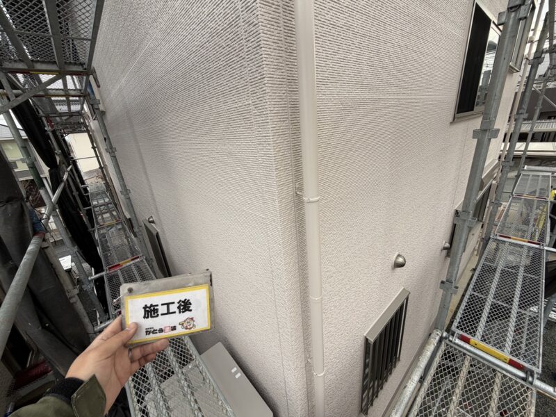耐候性、親水性、防カビ・防藻性に優れた最高グレードの無機塗料で塗り替え、永くお住まいを守ってくれます。