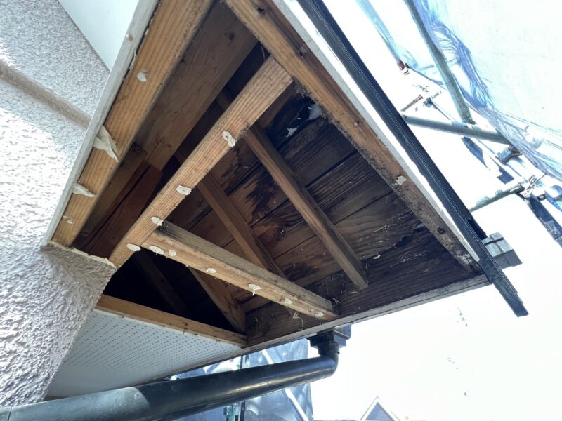 撤去後です。<br />
水が浸入していたことが分かります。