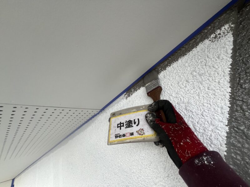 中塗りの様子です。