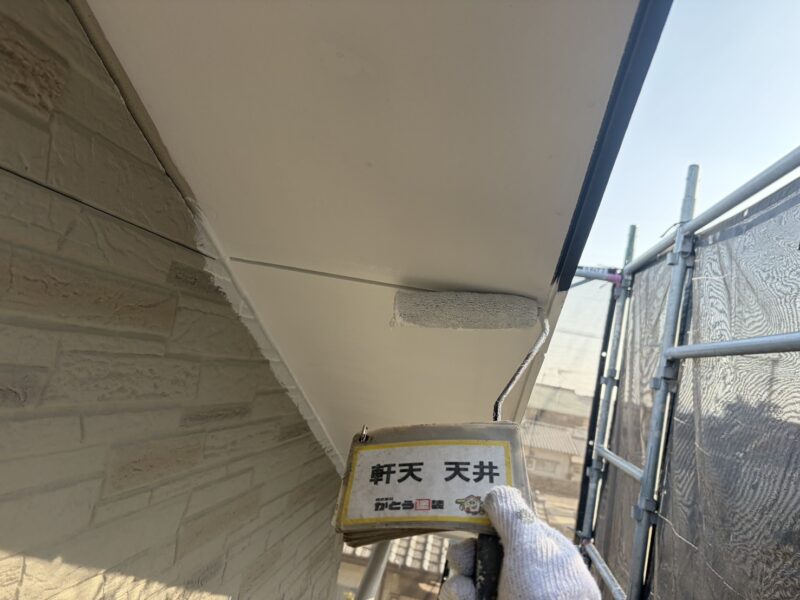 防カビ・防藻効果を持った塗料で塗り替えています。