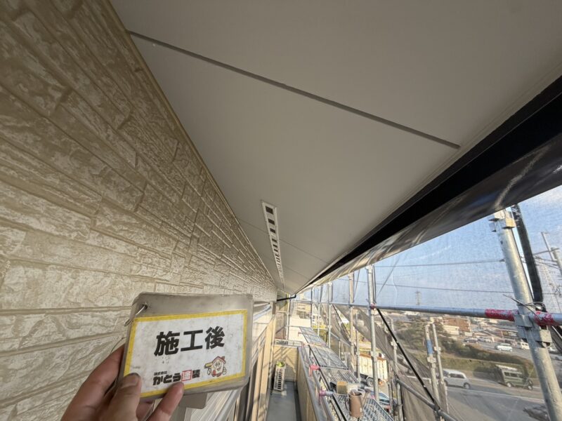 軒天で使用した塗料は、塗装後に湿潤状態になっても良好な付着性を保ってくれます。