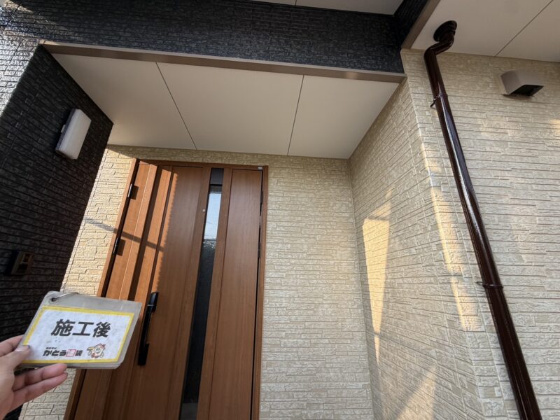 WB多彩仕上げ工法は、35色ほどカラーバリエーションがあり、2色もしくは3色で外壁に模様付けをする塗り替え方法です。