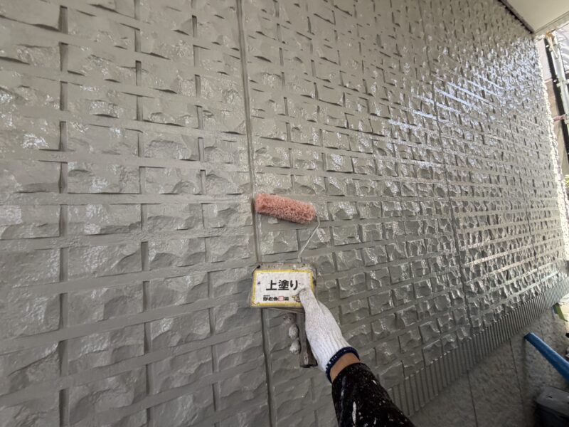 超高耐候性の塗料で、防水性・柔軟性に非常に優れています。