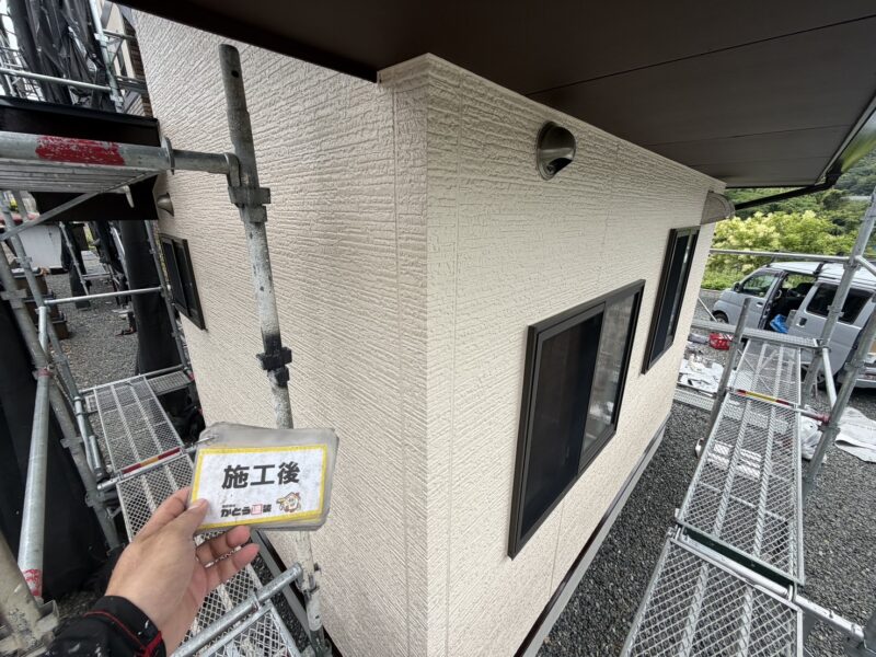 無機塗料でありながら、住宅塗装に求められる下地の変化に追随する柔軟性があることが特徴です。
