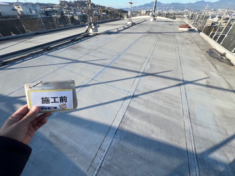 屋上は紫外線や雨風の影響で劣化が進み、雨漏りにより入居者様がお困りの状態でした。