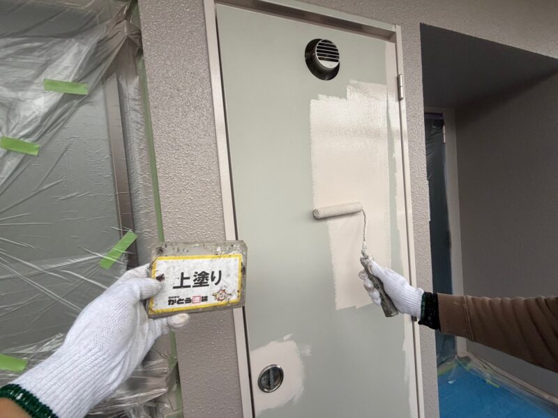 上塗りの様子です。
