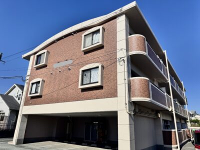 【熊本市北区マンション】屋上の防水工事、廊下と階段には長尺シートで美観と安全性を確保しました