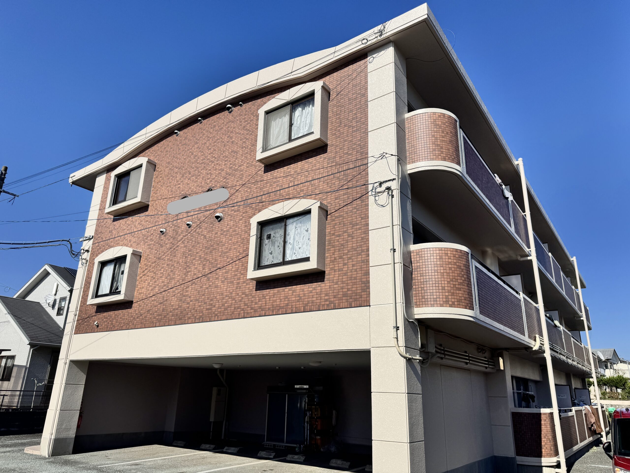 【熊本市北区マンション】屋上の防水工事、廊下と階段には長尺シートで美観と安全性を確保しました