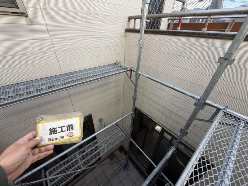 風通しや日当たりの悪い箇所は、汚れが付着しやすくコケや藻が発生しやすくなります。