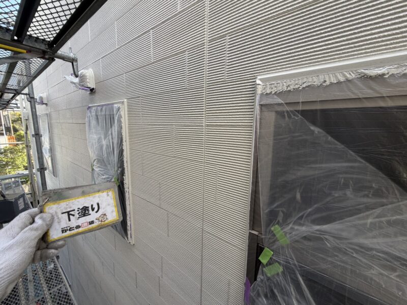 下塗り完了しました。