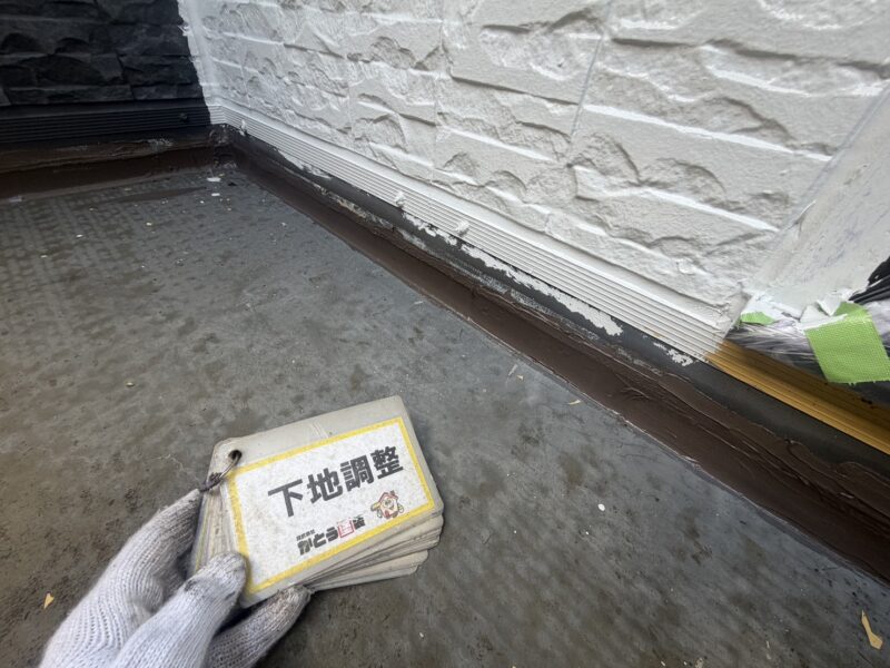 雨漏りの原因はお家によってさまざまです。<br />
弊社では、散水調査や赤外線カメラを用い徹底的に雨漏りしている箇所を特定していきます。