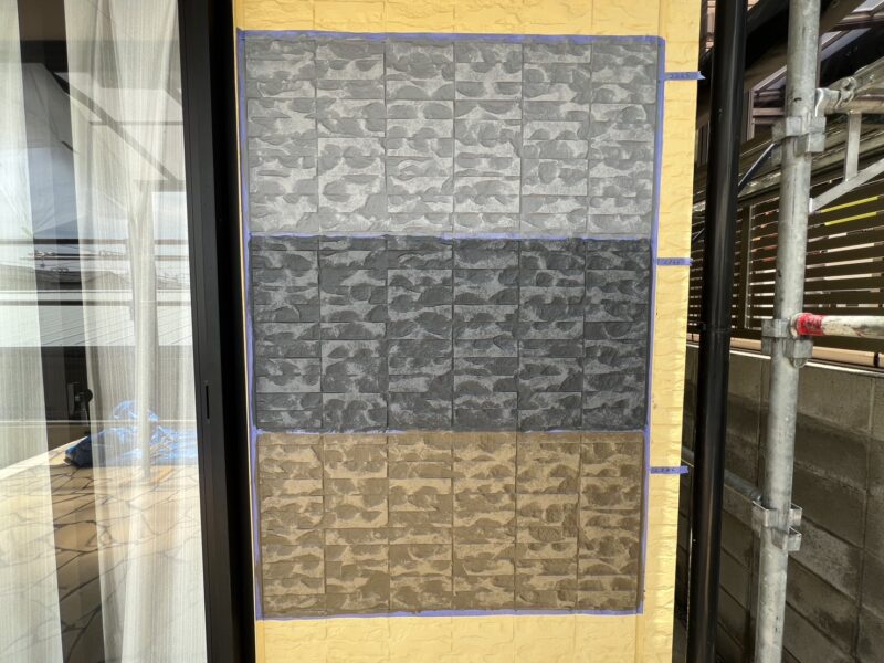 ベースA色と模様付けB色塗布しています。<br />
実際の壁にシュミレーションするので仕上がりがイメージしやすいです。