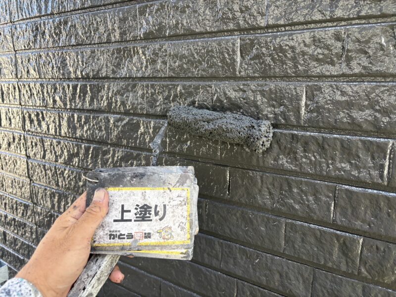 艶ありで施工していますので、艶々輝く仕上がりになります。