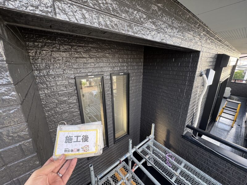 艶あり塗装で見る角度や時間帯によってさまざまな表情を見せてくれます。<br />
汚れが付着しにくいのも嬉しいポイントです。