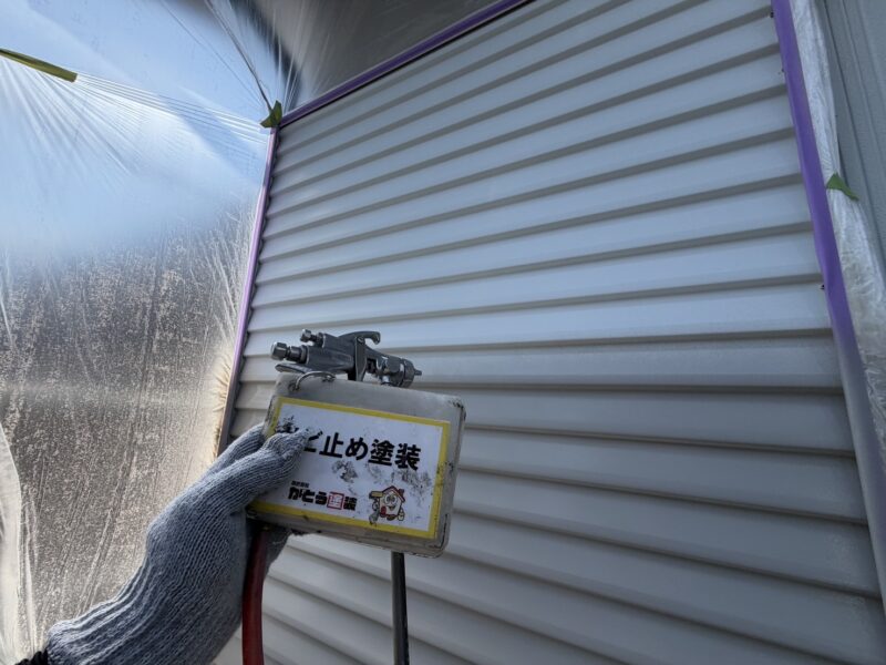 サビ止め塗装の様子です。