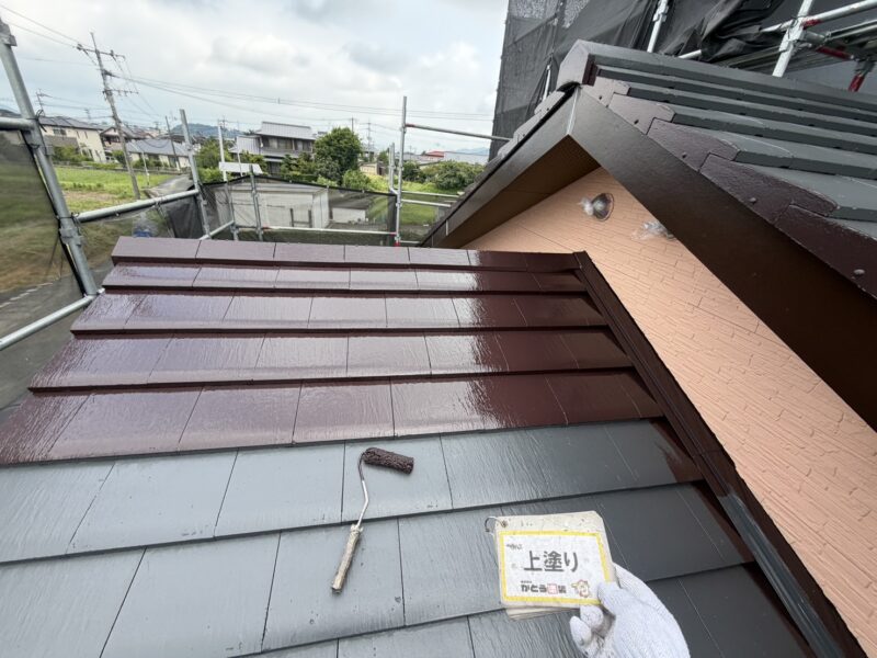 遮熱効果のある無機塗料を使用しています。