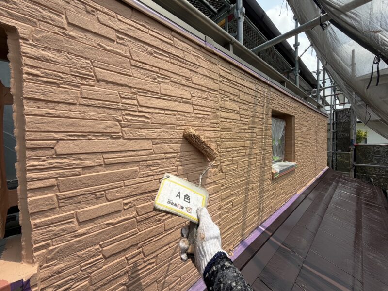一色だけだとご覧のようにベタ塗り感がでます。<br />
これから模様をつけていきます。